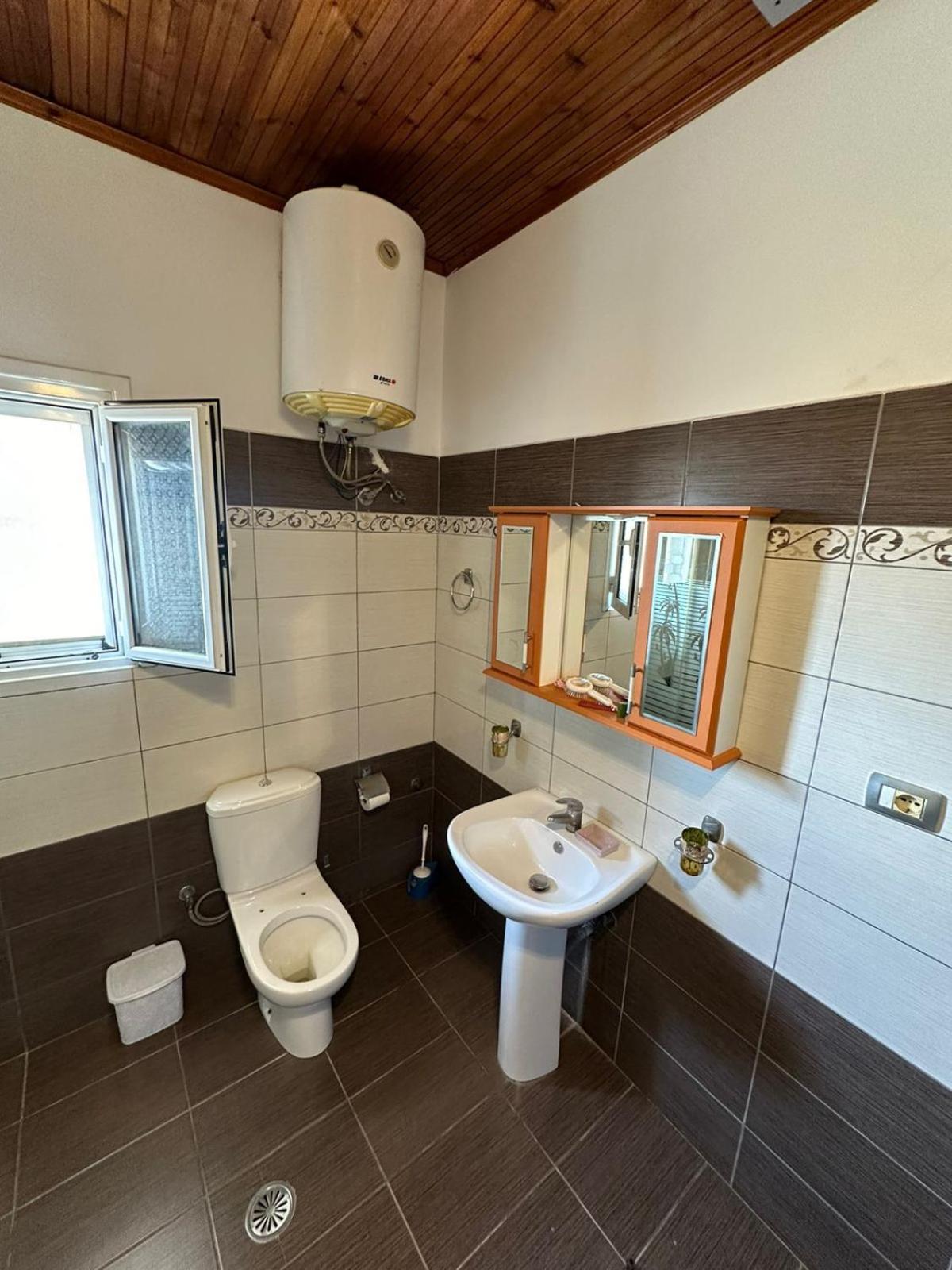 Apartments Berti Saranda Extérieur photo