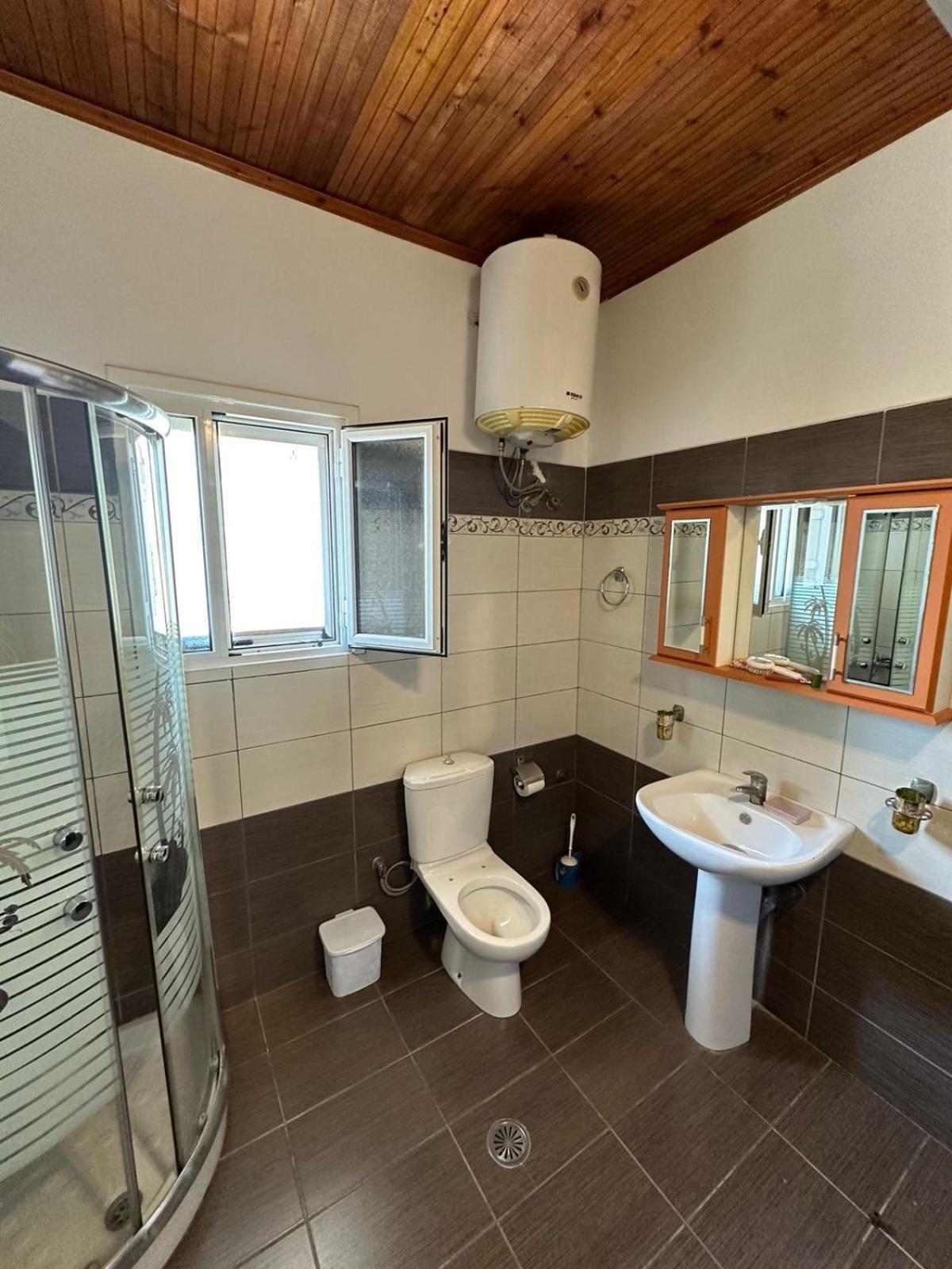 Apartments Berti Saranda Extérieur photo